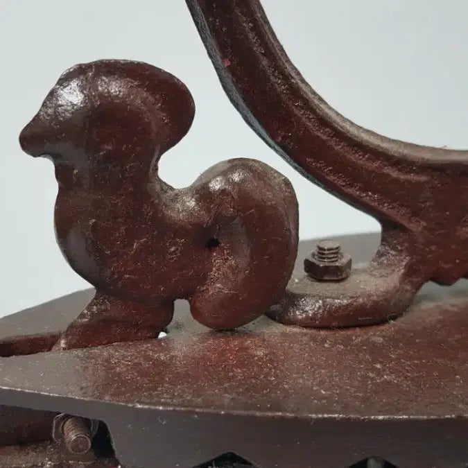 [BUNJANG] Antique Iron Chicken-Shaped Clothes Iron / 무쇠 닭 다리미
