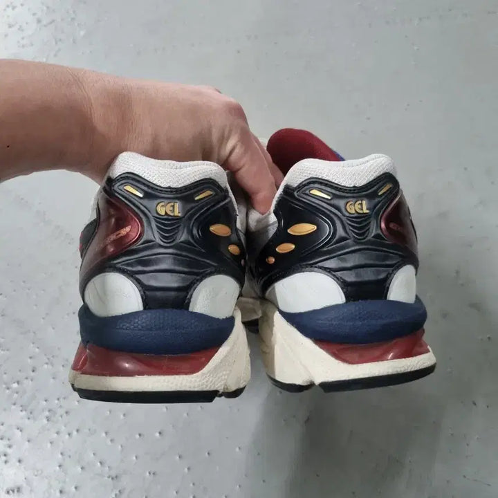 [BUNJANG] Asics Gel Kayano Legacy White Black 270 Sneakers / 아식스 젤 카야노 레거시 화이트 블랙270