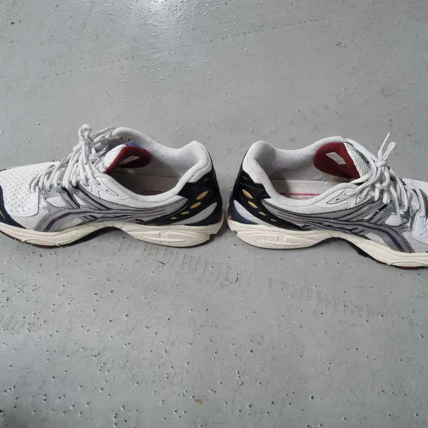 [BUNJANG] Asics Gel Kayano Legacy White Black 270 Sneakers / 아식스 젤 카야노 레거시 화이트 블랙270