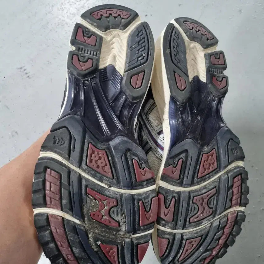[BUNJANG] Asics Gel Kayano Legacy White Black 270 Sneakers / 아식스 젤 카야노 레거시 화이트 블랙270