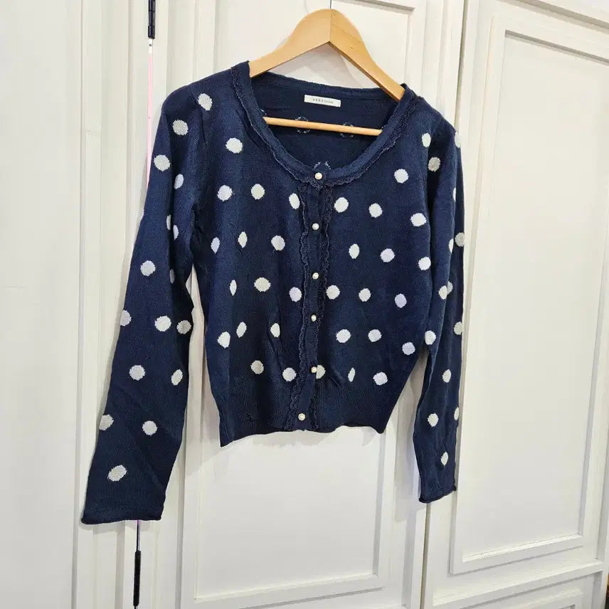 [BUNJANG] axes femme Dot Knit Cardigan / axes femme 도트 니트 가디건