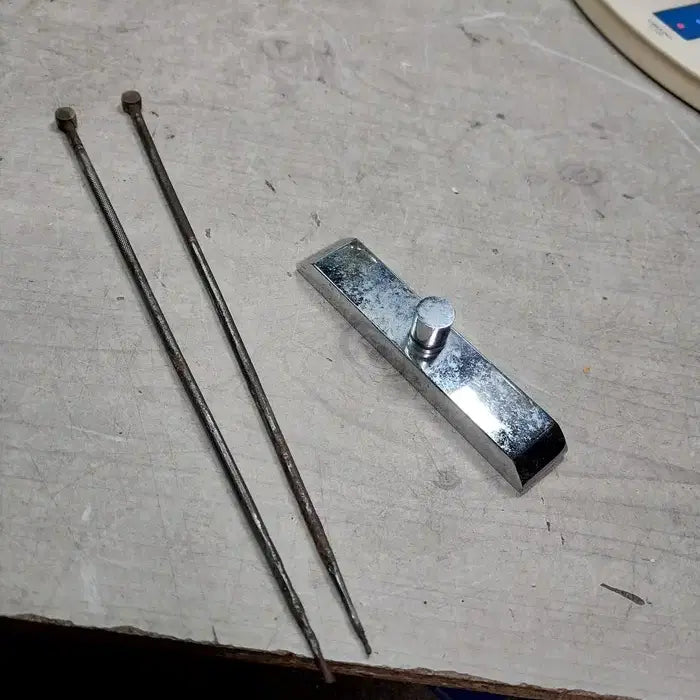 [BUNJANG] Japanese Chopsticks and Steel Paperweight / 100년 이상된 일본 부젓가락과 강철 문진