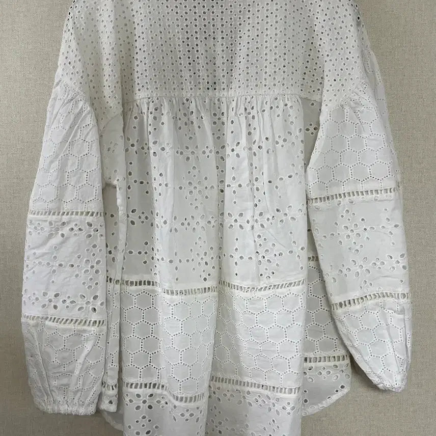 [BUNJANG] Lauren Ralph Lauren Punching Blouse White (S) / 로렌 랄프로렌 펀칭 블라우스 화이트 S사이즈 새제품