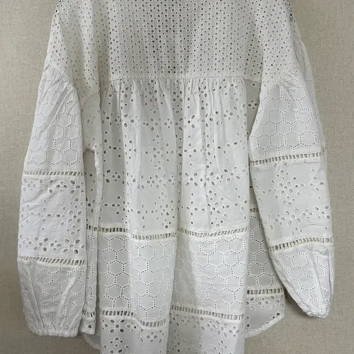 [BUNJANG] Lauren Ralph Lauren Punching Blouse White (S) / 로렌 랄프로렌 펀칭 블라우스 화이트 S사이즈 새제품