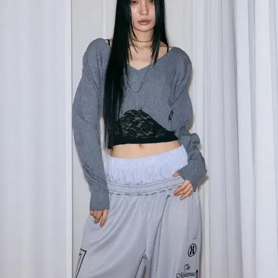 [BUNJANG] Mysterious Hotel V-Neck Layered Knit Gray / 미스테리어스호텔 브이넥 레이어트 니트 그레이