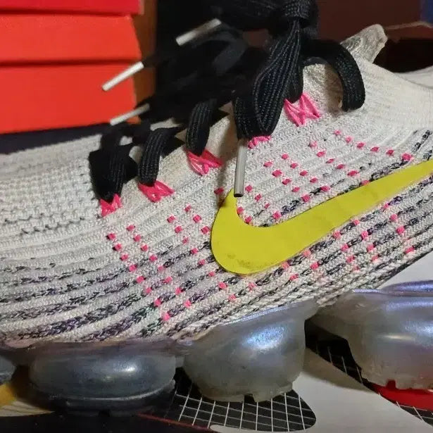 [BUNJANG] Nike Vapormax Flyknit 3 White Yellow Sneakers / 나이키 베이퍼맥스 플라이니트3 화이트옐로우