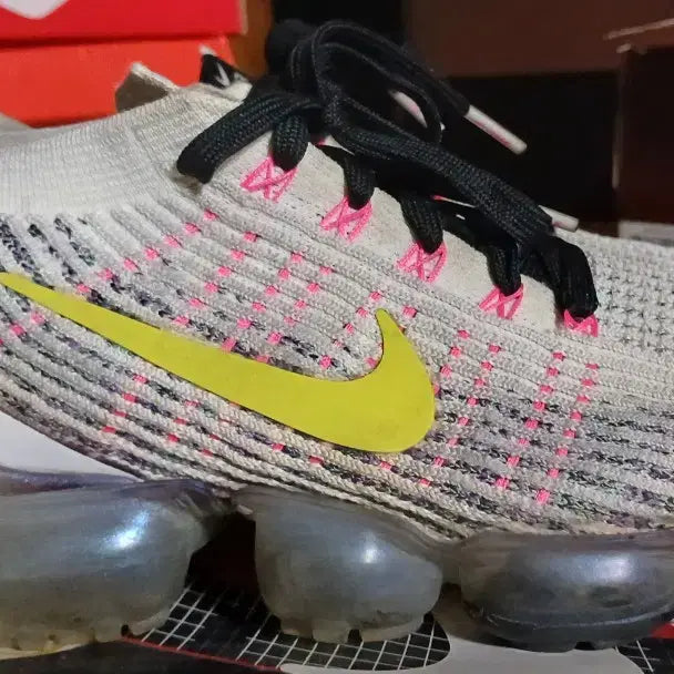 [BUNJANG] Nike Vapormax Flyknit 3 White Yellow Sneakers / 나이키 베이퍼맥스 플라이니트3 화이트옐로우