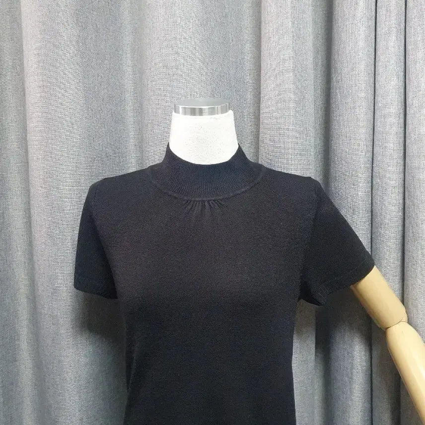 [BUNJANG] Black Mock Neck Knit Sweater / 블랙 반목 니트