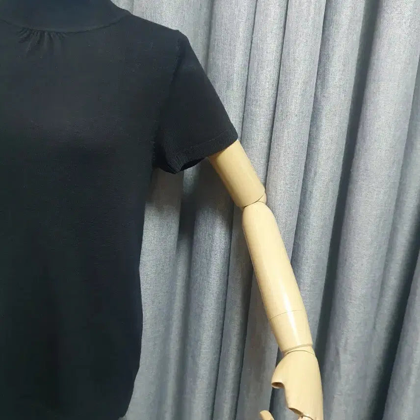 [BUNJANG] Black Mock Neck Knit Sweater / 블랙 반목 니트