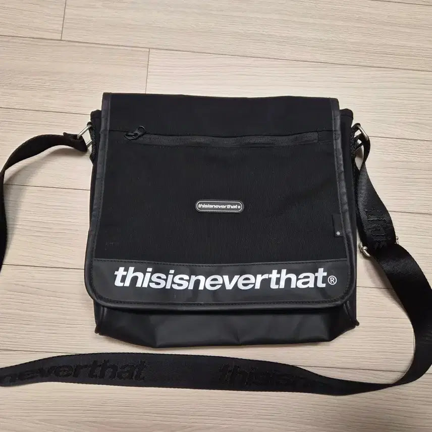 [BUNJANG] thisisneverthat Crossbody Bag / 디스이즈네버댓 크로스백