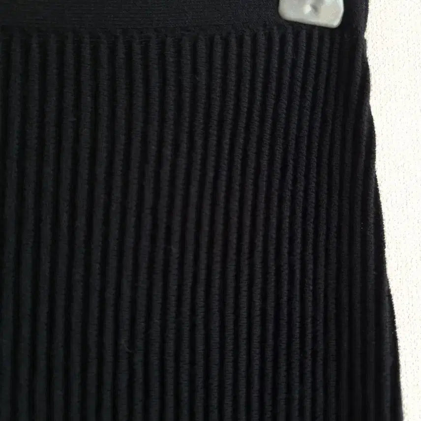 [BUNJANG] Theory Ribbed Flare Knit Skirt - Black / 띠어리 골지 플레어 니트 스커트 블랙