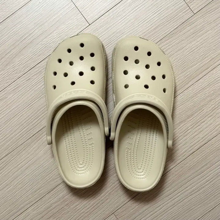 [BUNJANG] Crocs Classic W8 Sandals / 크록스 클래식 w8