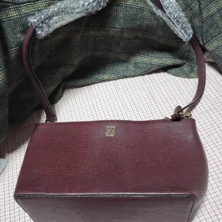 [BUNJANG] Louis Quatorze Embossed Leather Tote Bag / 루이까또즈 가방
