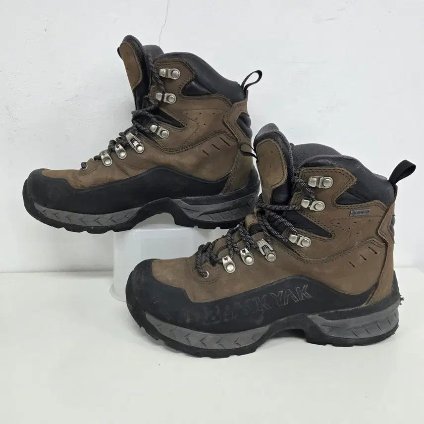[BUNJANG] Black Yak Yak Road Master GTX 250 Brown Hiking Boots / 블랙야크 야크로드 마스터 GTX 250 브라운 최상급 고어텍스 등산화