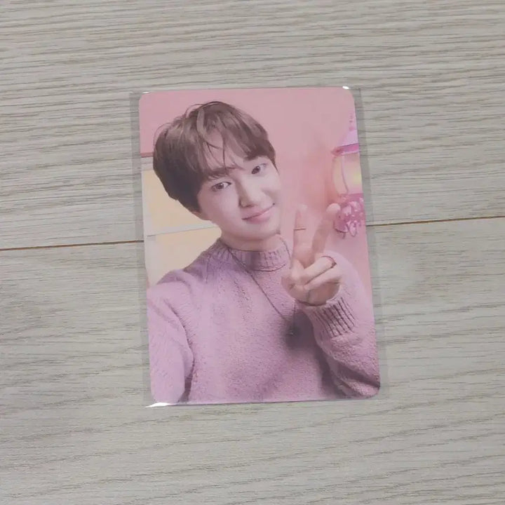 [BUNJANG] SHINee ONEW Popup Store POB Photocard / 샤이니 온유 터프러브 팝업스토어 5만원 이상 구매 인증 랜덤 포카 미공포