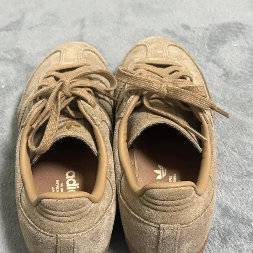 [BUNJANG] Adidas Suede Beige Sneakers / 아디다스 스웨이드 운동화 베이지