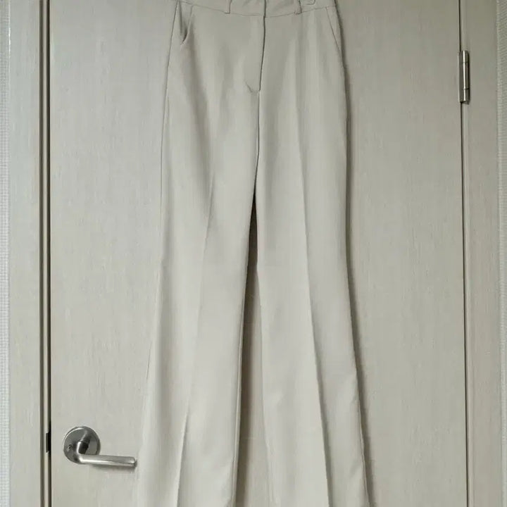 [BUNJANG] Reine Semi-Bootcut Creamy Beige Slacks (S) / (택o) 렌느 reine 세미부츠컷 크리미베이지 슬랙스 S