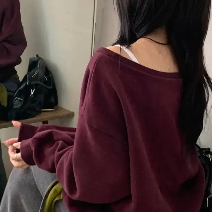 [BUNJANG] Off-Shoulder Fleece Sweatshirt Wine / 오프숄더 기모맨투맨 와인