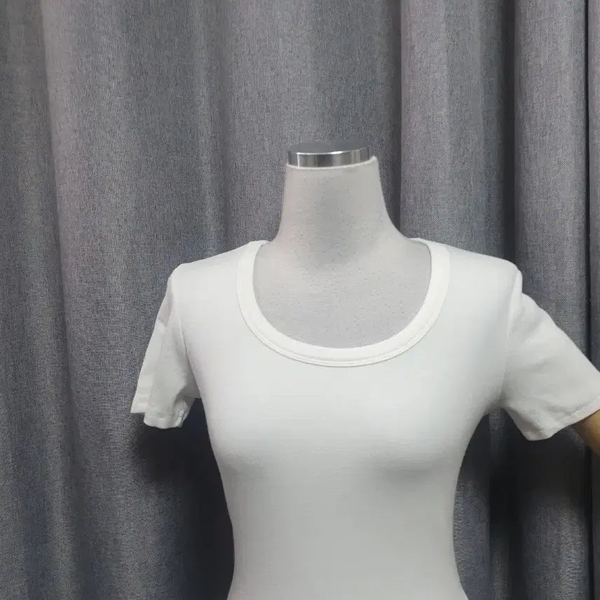 [BUNJANG] White Goddess T-shirt / 예쁜핏 화이트 여신티