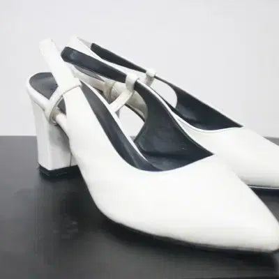 [BUNJANG] PIOLA White Heels (240) - Used / (240) 피올라 PIOLA 화이트 구두 (240) / 중고 신발
