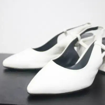 [BUNJANG] PIOLA White Heels (240) - Used / (240) 피올라 PIOLA 화이트 구두 (240) / 중고 신발