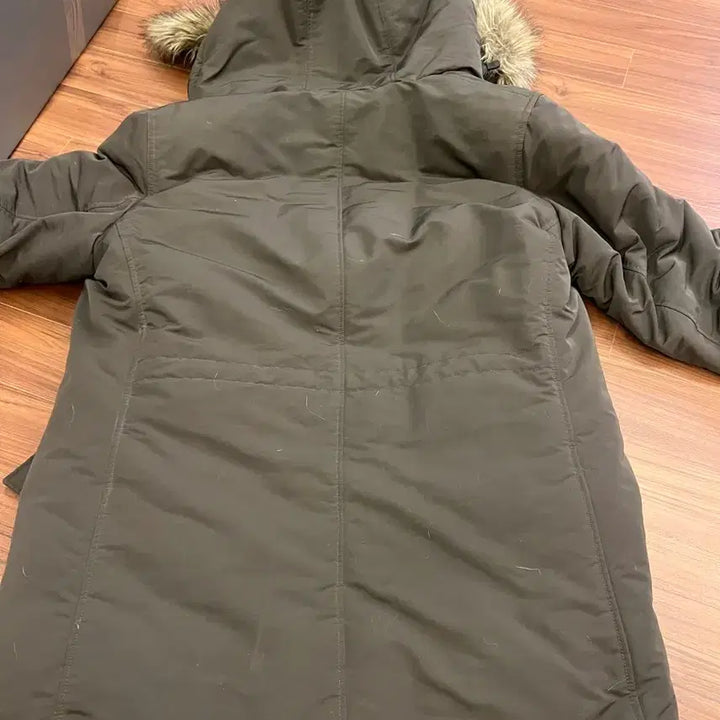 [BUNJANG] Uniqlo Khaki Hooded Fur Padded Jumper / 유니클로 카키색 후드 퍼 패딩 점퍼