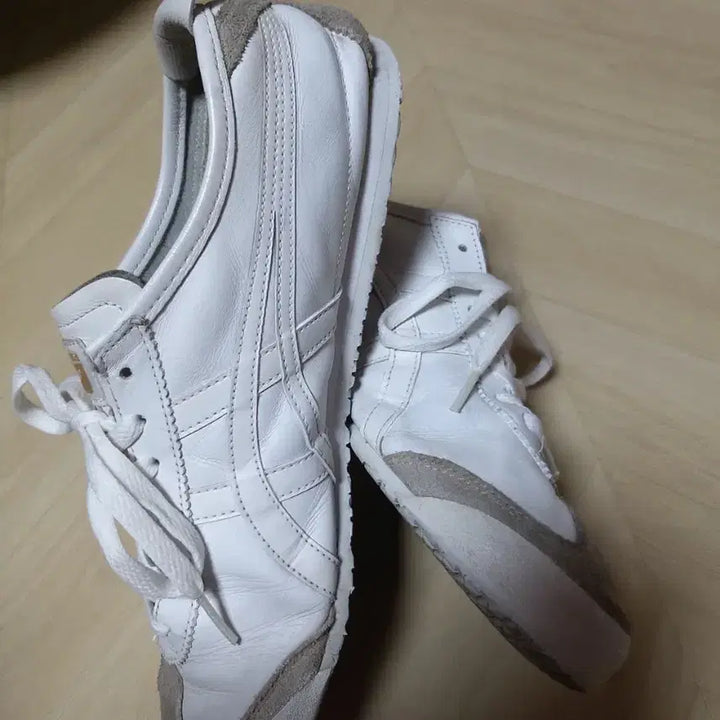 [SOLD OUT] 오니츠카타이거 멕시코66 흰색 스니커즈  275