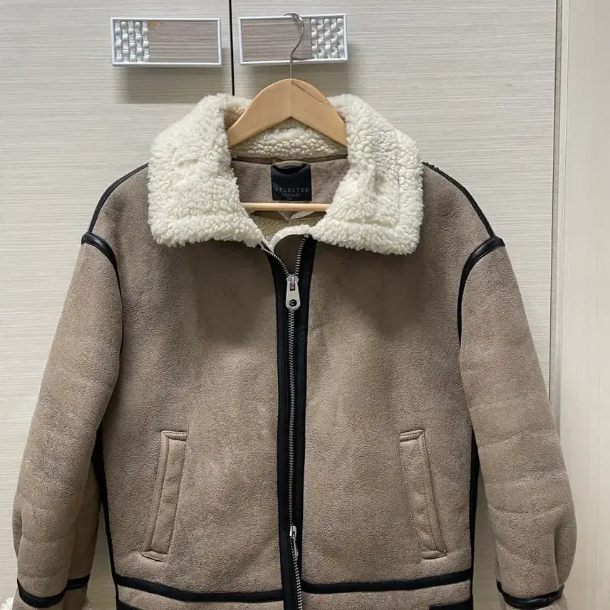 [BUNJANG] Selected Ivory Eco-Mustang Jacket / 무스탕 (셀렉티드) 아이보리 판매합니다.