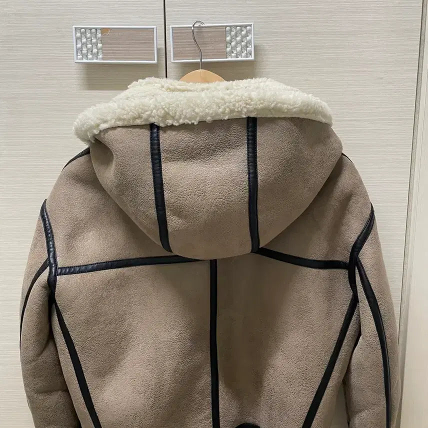 [BUNJANG] Selected Ivory Eco-Mustang Jacket / 무스탕 (셀렉티드) 아이보리 판매합니다.