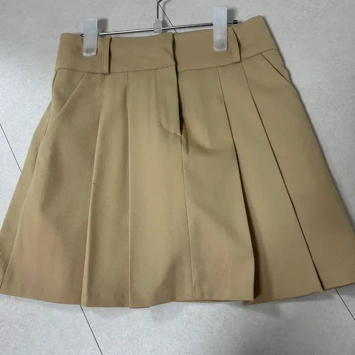 [BUNJANG] Beige Pleated Mini Skirt / 베이지 플리츠 미니스커트