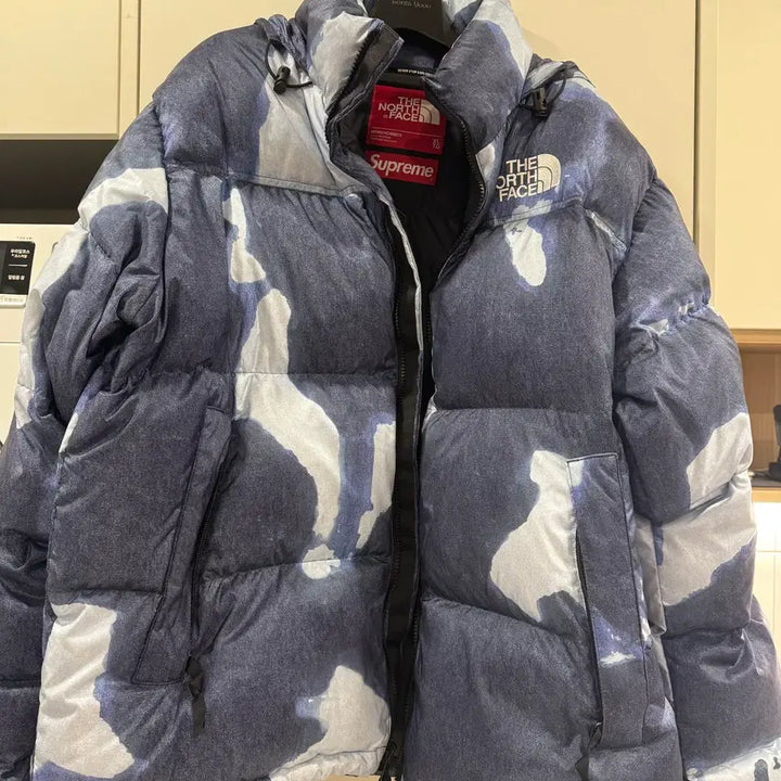 [BUNJANG] Supreme x The North Face Bleached Denim Nuptse Jacket XL / 슈프림 X 노스페이스 블리치드 데님 눕시 XL 사이즈 판매합니다.