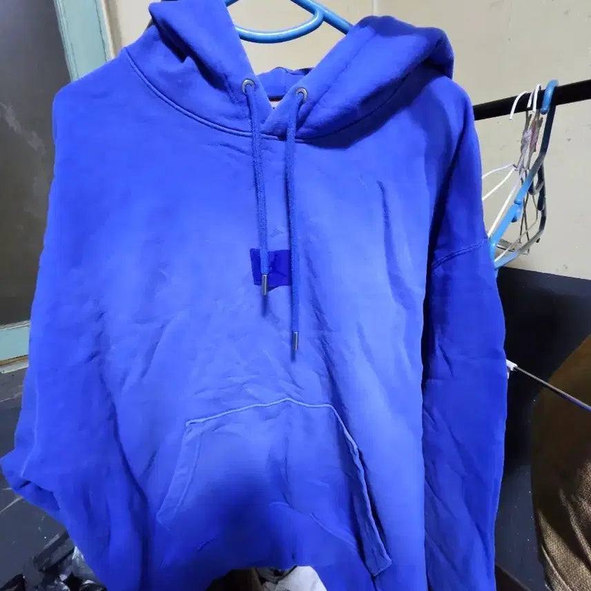 [BUNJANG] Jordan Embroidered Patch Hoodie (Royal Blue) / 조던 자수 패치 후드티(로얄 블루)