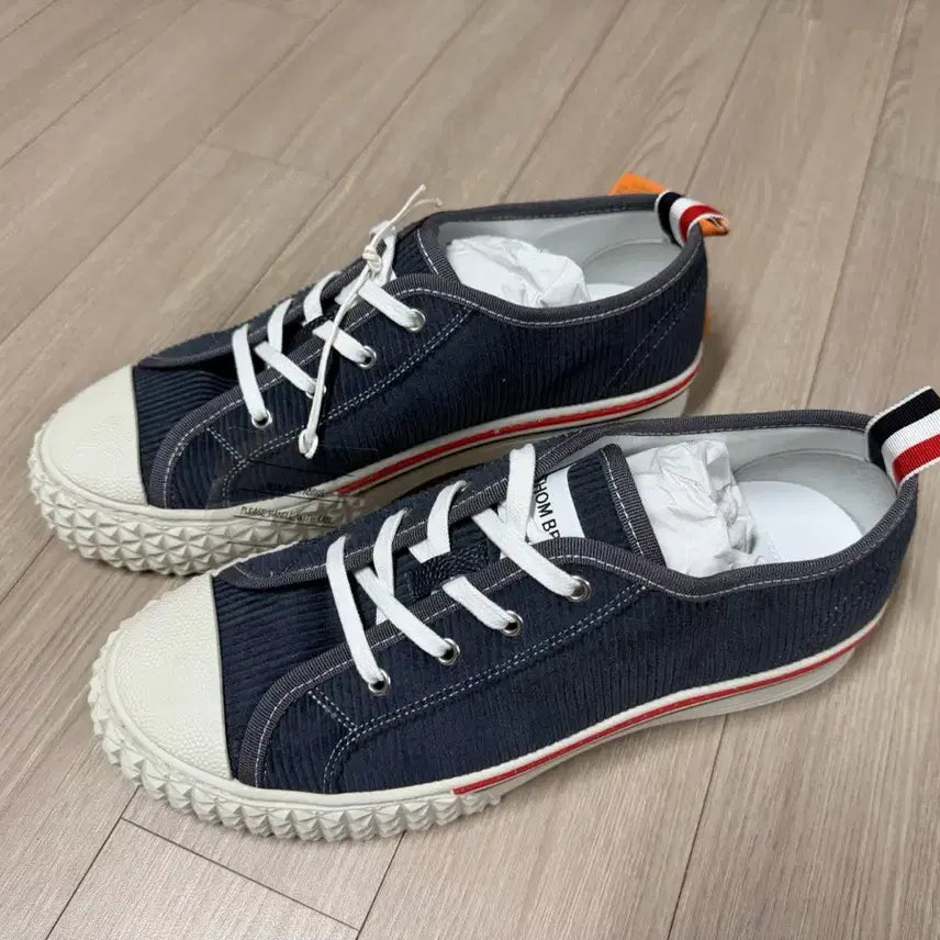 [BUNJANG] Thom Browne RWB Corduroy Sneakers Navy / [급쳐]톰브라운 RWB 솔 코듀로이 스니커즈 네이비