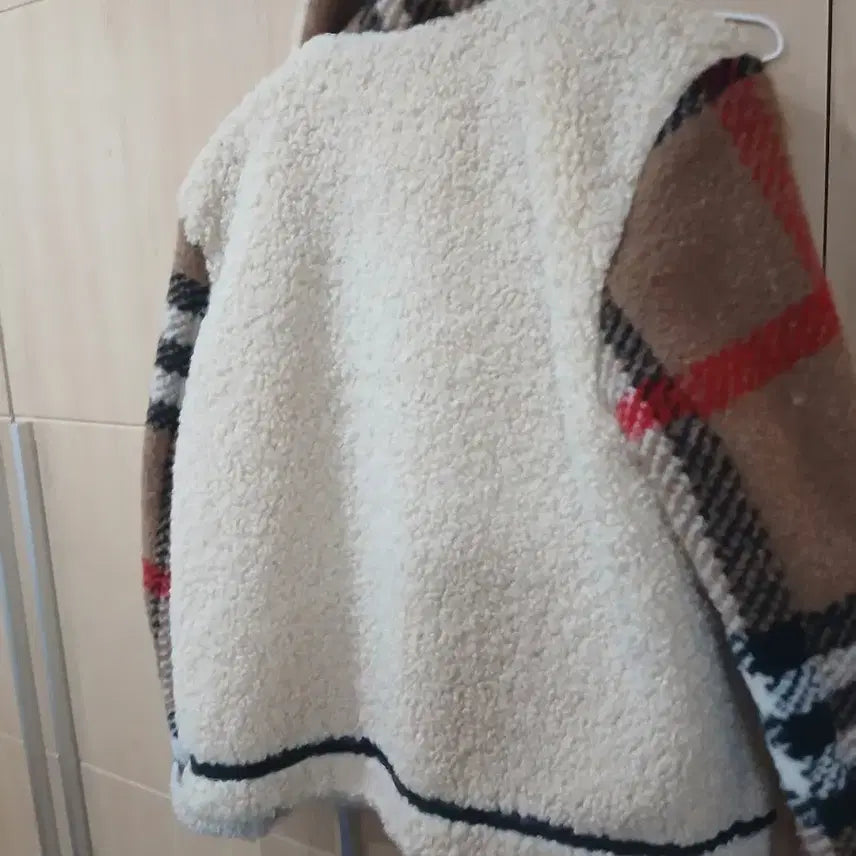 [BUNJANG] Checkered Fleece Lined Sheepskin Jacket (Size M) / 체크 무늬 뽀글이 양털 자켓.M