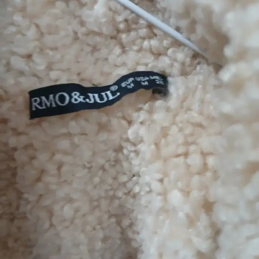 [BUNJANG] Checkered Fleece Lined Sheepskin Jacket (Size M) / 체크 무늬 뽀글이 양털 자켓.M