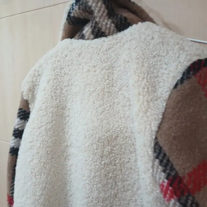 [BUNJANG] Checkered Fleece Lined Sheepskin Jacket (Size M) / 체크 무늬 뽀글이 양털 자켓.M