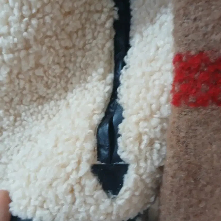 [BUNJANG] Checkered Fleece Lined Sheepskin Jacket (Size M) / 체크 무늬 뽀글이 양털 자켓.M