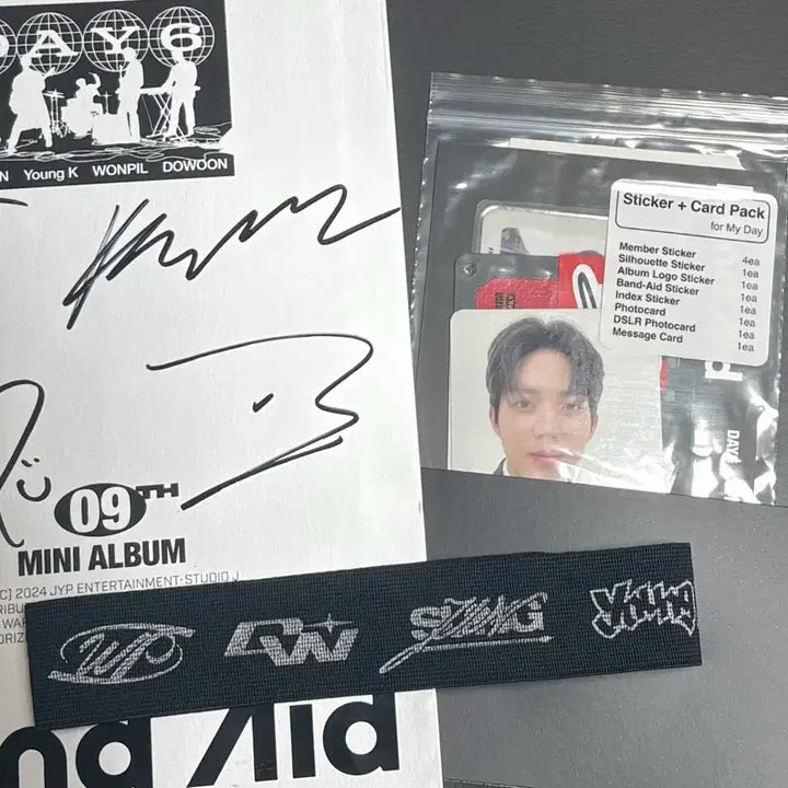 [BUNJANG] DAY6 Band Aid Signed Album / DAY6 Band Aid 데이식스 친필싸인 앨범 도운포카