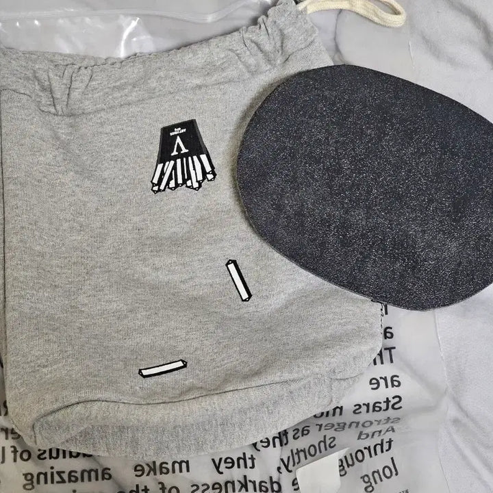 [BUNJANG] Park Hyo Shin Beethoven Pouch Bag / 박효신 베토벤 엠디 파우치백
