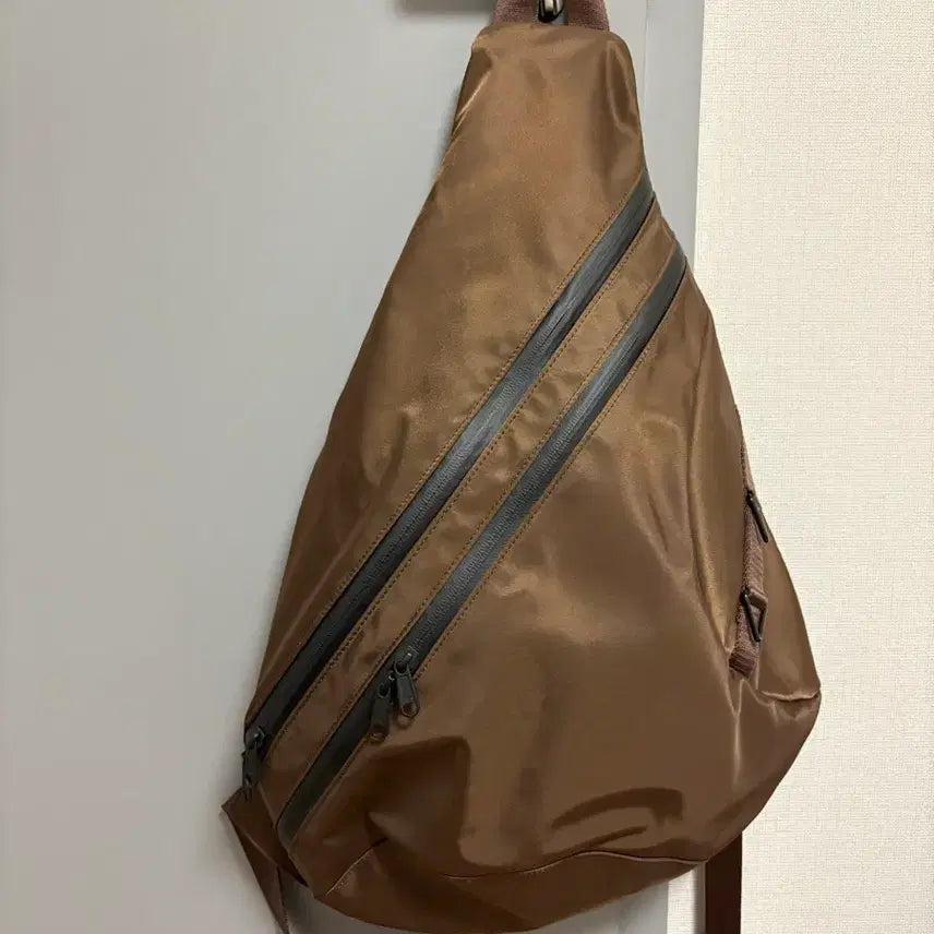 [BUNJANG] HA Archive Hybrid Messenger Bag (Brown) / 하 아카이브 하이브리드 메신저백 (브라운)