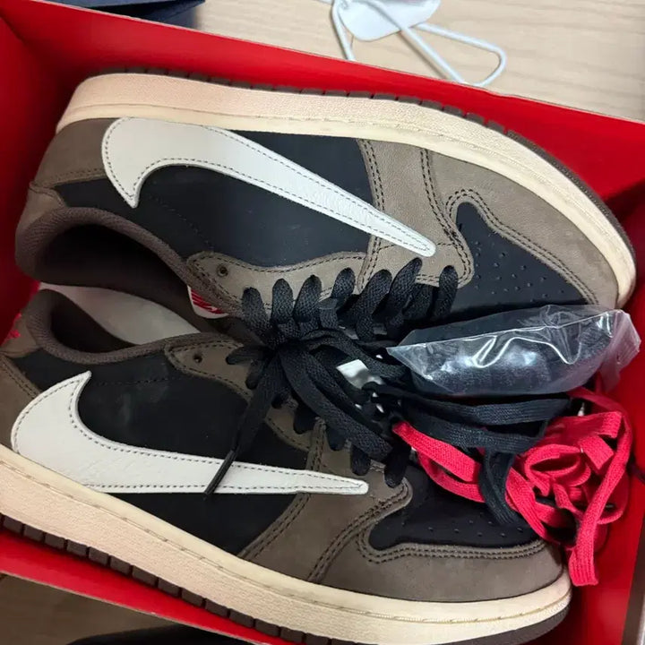 [BUNJANG] Air Jordan 1 Low OG SP Mocha Sneakers / 에어 조던 1 로우 OG SP 모카