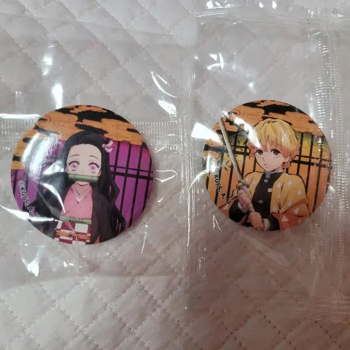 [BUNJANG] Demon Slayer Zenitsu and Nezuko Badge / 미개봉 귀멸의 칼날 젠이츠, 네즈코  뱃지