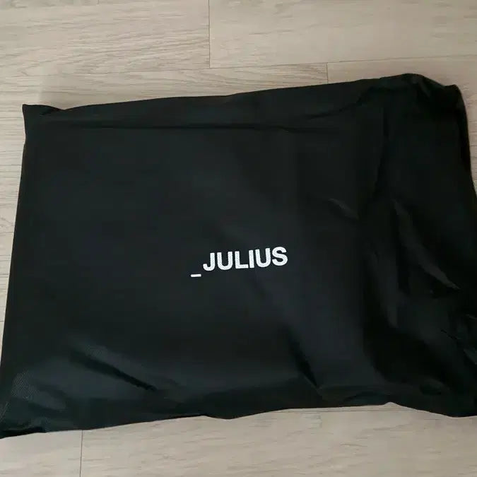 [BUNJANG] JULIUS Jet Trousers - Size 3 / JULIUS 율리우스 제트 트라우저 바지 3사이즈