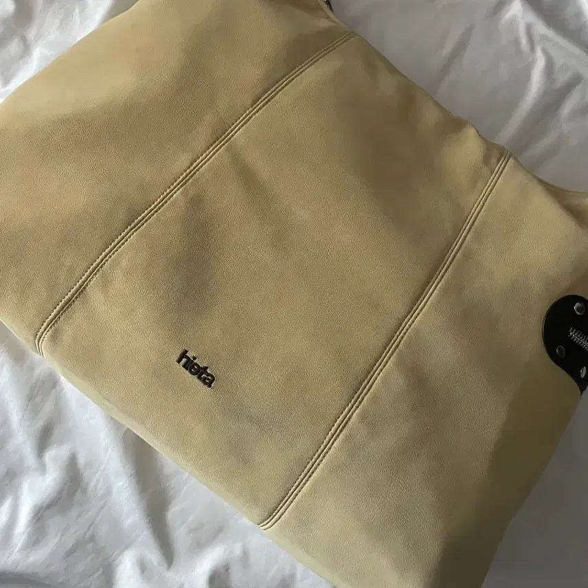 [BUNJANG] hieta Carrie Butter Bag / hieta 히에타 Carrie 캐리백 버터