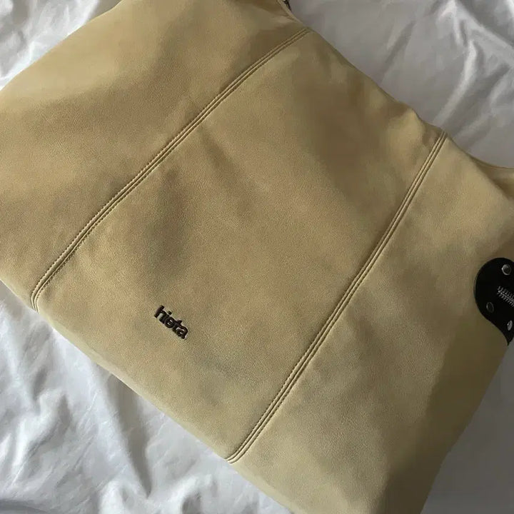 [BUNJANG] hieta Carrie Butter Bag / hieta 히에타 Carrie 캐리백 버터