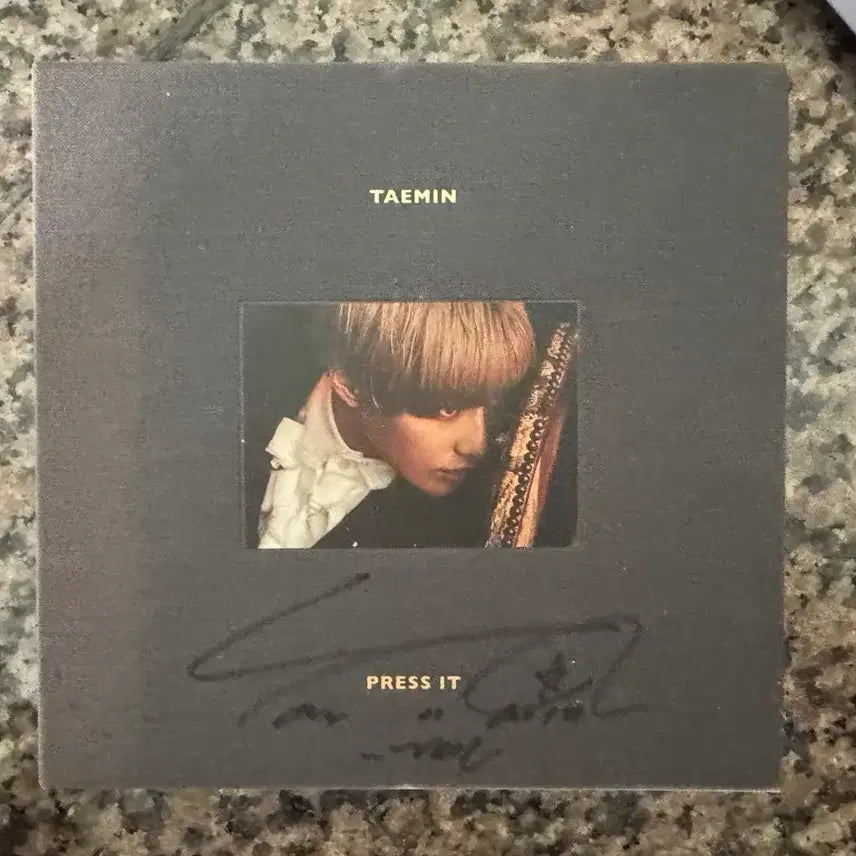 [BUNJANG] SHINee Taemin Press It Signed Album / 비매 샤이니 태민 프레스잇 친필 싸인 사인 앨범 press it
