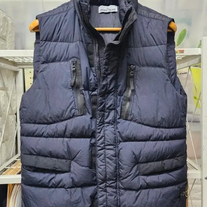 [BUNJANG] Stone Island Crinkle Reps Down Vest XL / 스톤아일랜드 크링클랩스 패딩조끼 와펜 다운베스트 XL