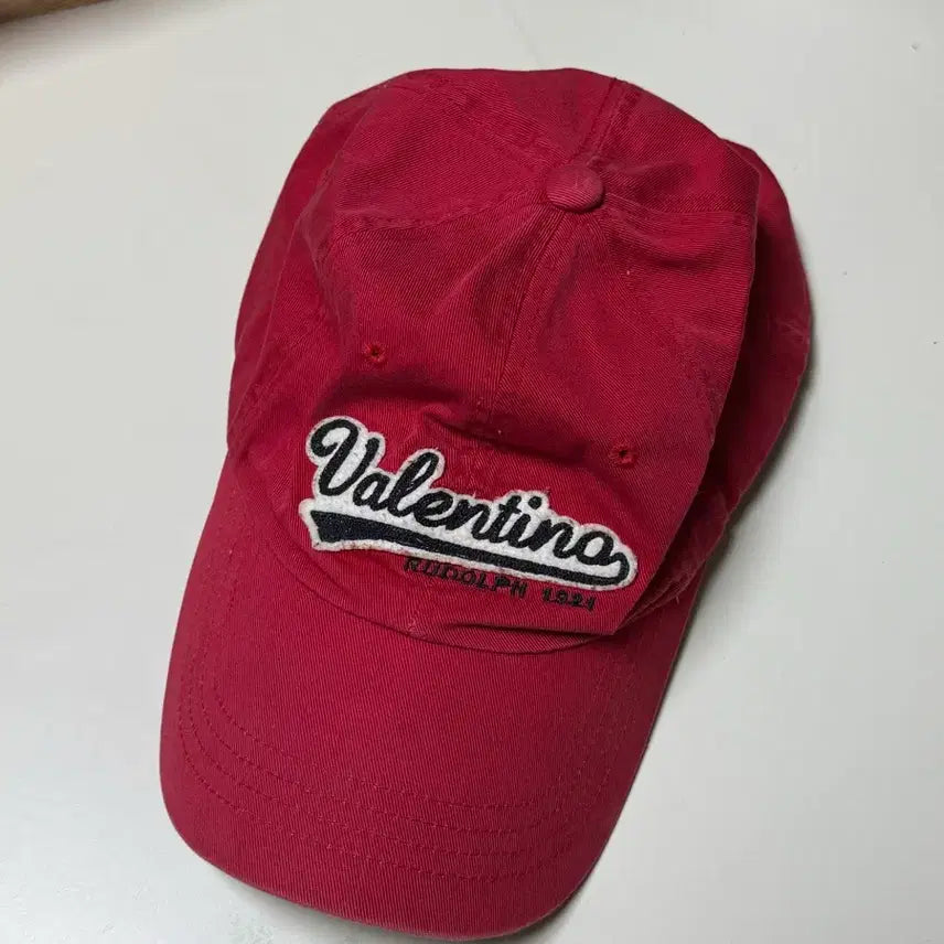 [BUNJANG] Valentino Red Ball Cap / 발렌티노 레드 볼캡 모자