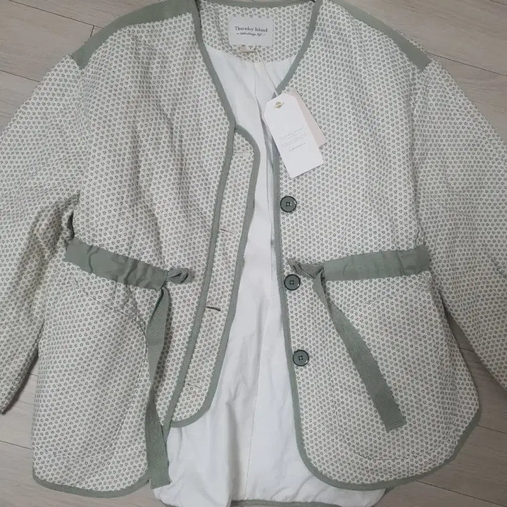 [BUNJANG] Thursday Island Quilted Padding Jacket (S Size) / 써스데이아일랜드 누빔 패딩 S사이즈 택달린 새상품