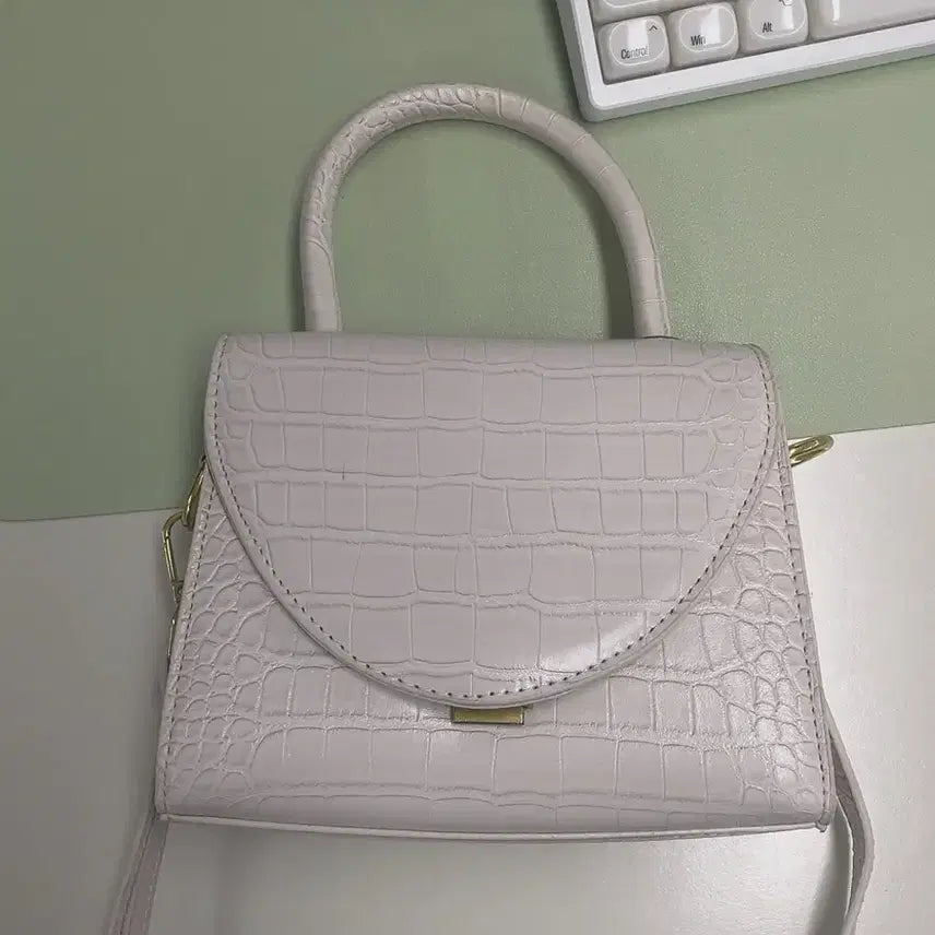 [BUNJANG] Ivory Crocodile Mini Tote Bag / 아이보리 크로커다일 미니 토트백